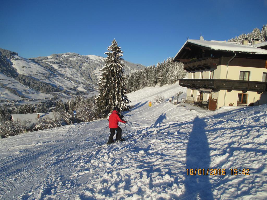 Haus Bergfried Hotell Westendorf Exteriör bild