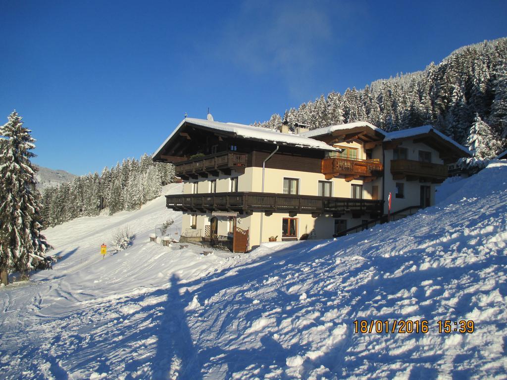 Haus Bergfried Hotell Westendorf Exteriör bild