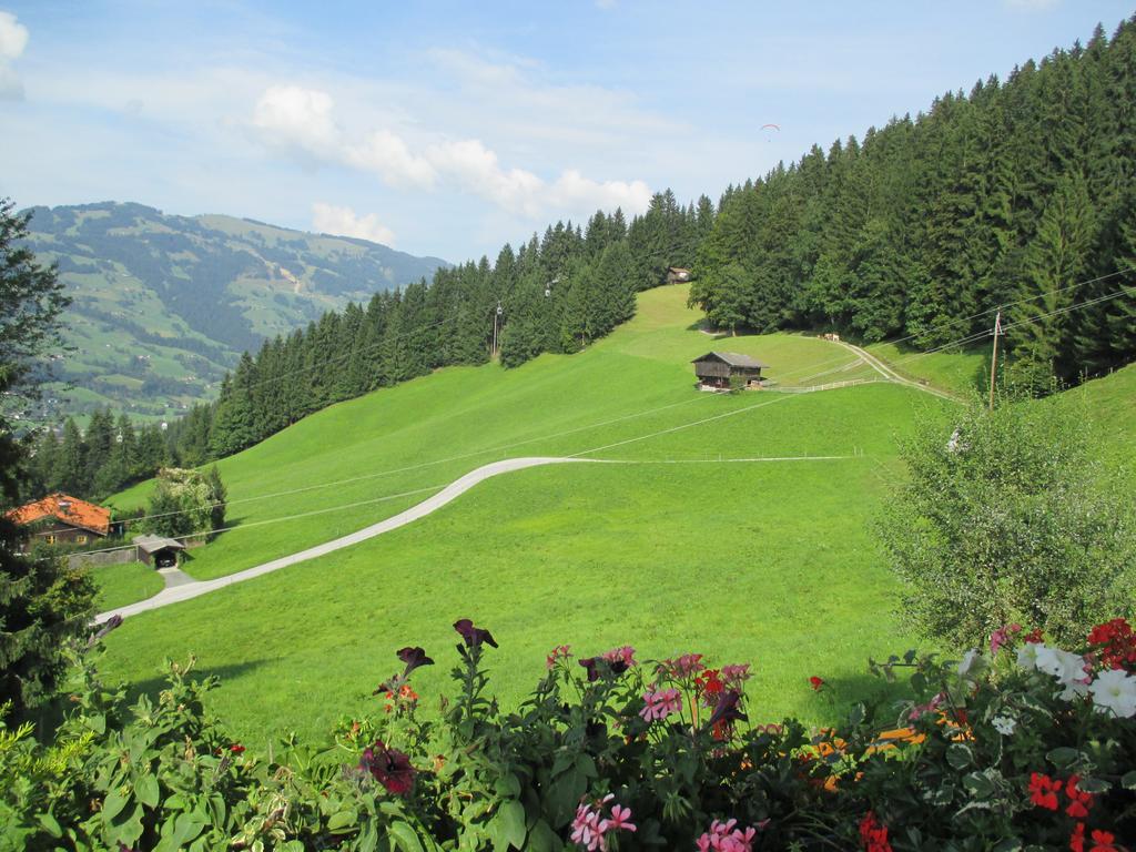 Haus Bergfried Hotell Westendorf Exteriör bild